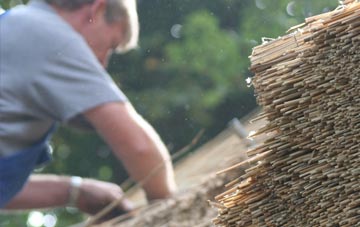 professional Taobh A Tuath Loch Aineort thatchers